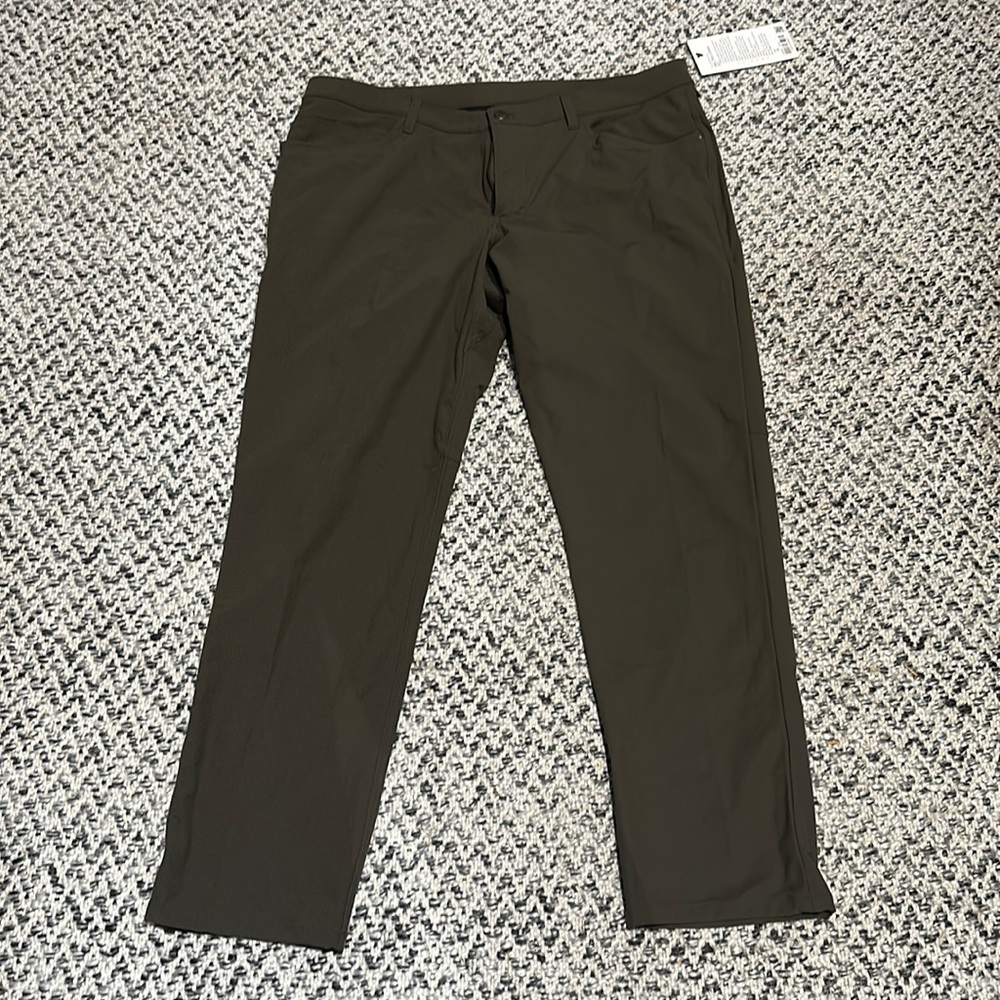 Lululemon ABC pant classic 38 x 32 NWT